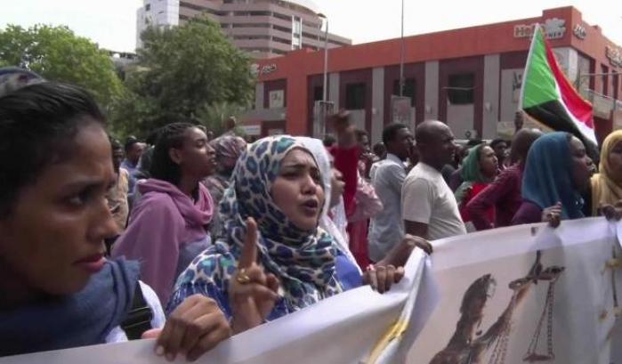 Le riforme del Sudan: niente più frustate alle donne che indossano i pantaloni