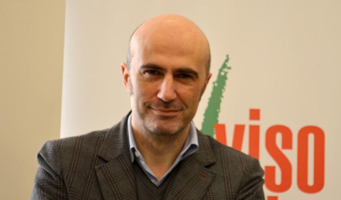Il sindaco di Bitonto 'schedato' come Sardina da Casapound, il Pd: "Una medaglia al valore dell'antifascismo"