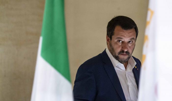 Il sindaco di Bibbiano accusato di abuso d'ufficio: il reato che Salvini vorrebbe abolire