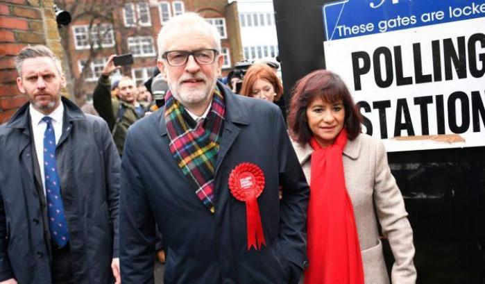 Corbyn non si dimette dopo la debacle: "Guiderò i Labour in una fase di riflessione"