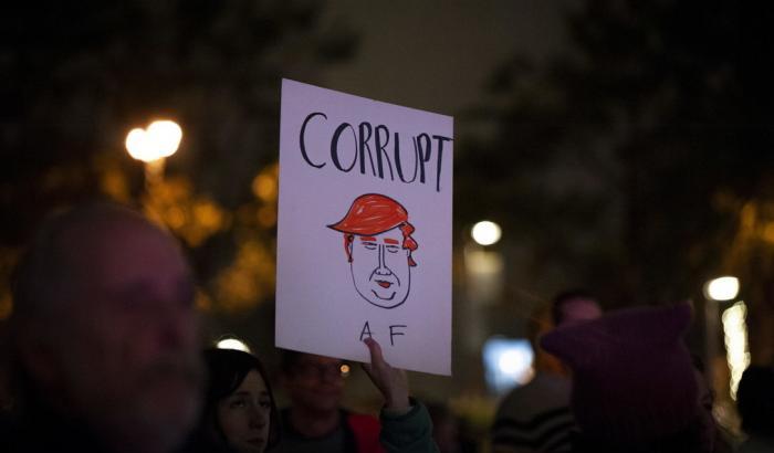 "Il regime Trump/Pence deve essere smantellato": americani in piazza per l'impeachment