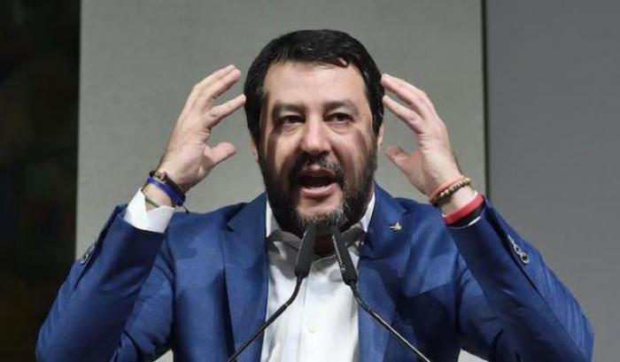 Salvini ancora contro i 'detestati' migranti: "Non fate sbarcare la Sea Watch a Messina"