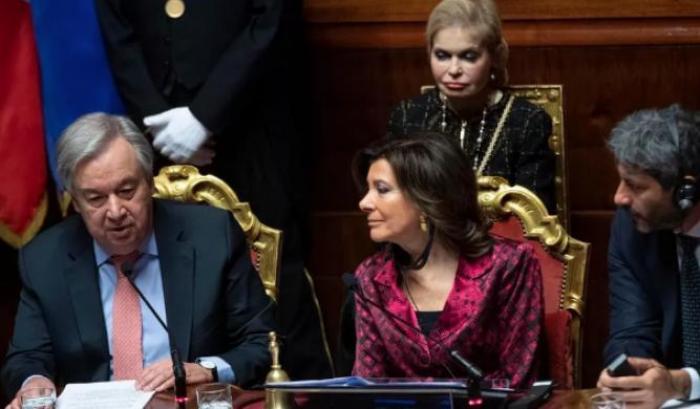 00054C58-antonio-guterres-con-maria-elisabetta-casellati-presidentessa-del-senato-e-roberto-fico-presidente-della-camera Antonio Guterres con Maria Elisabetta Casellati, presidentessa del Senato, e Roberto Fico, presidente della Camera