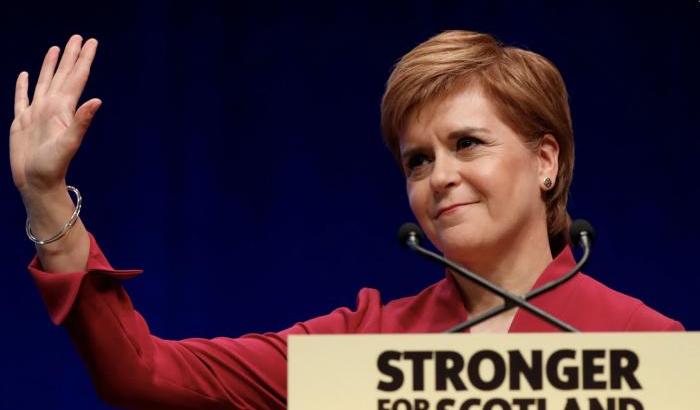 Sturgeon: "La Scozia vuole tornare nella Ue come nazione indipendente"