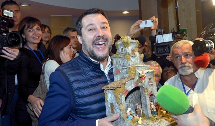 Salvini lo smemorato: "Mai invocato la magistratura per gli avversari". E la galera per l'alto tradimento di Conte?