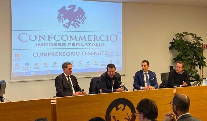 Salvini aizza i fan su Gregoretti: "Se mi processano andiamo in tanti in tribunale"