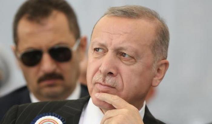 Il coronavirus non ferma la repressione di Erdogan: arrestati 5 sindaci filo-curdi