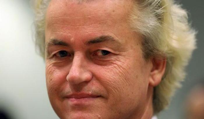 La provocazione islamofoba del razzista Wilders: 
