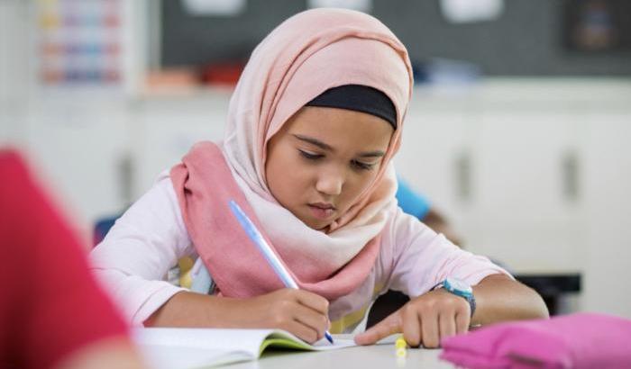 Popolari e Verdi in Austria: "Vietato il velo islamico nelle scuole fino a 14 anni"
