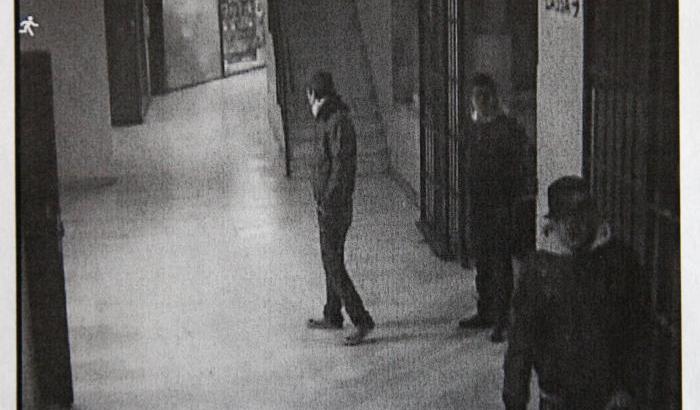 Accoltellarono un coetaneo, arrestati i membri di una baby gang di Napoli: tutti minorenni
