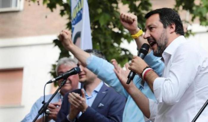 Salvini ormai senza freni: "Il Pd come un regime comunista che soffoca il dissenso"