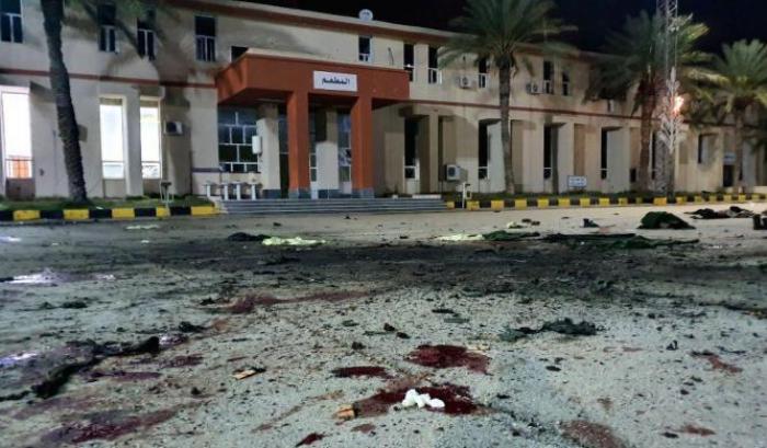Haftar sfida Erdgogan: 28 morti nel raid a una scuola militare a Tripoli