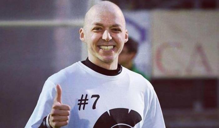 Addio al "guerriero sorridente": il tumore ha sconfitto il giovane calciatore
