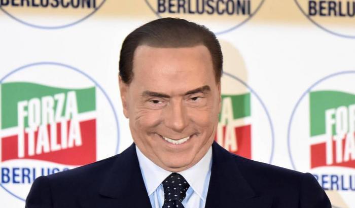 Il testimone su Berlusconi: "Ad Arcore sesso a turno in una stanza buia con Silvio"