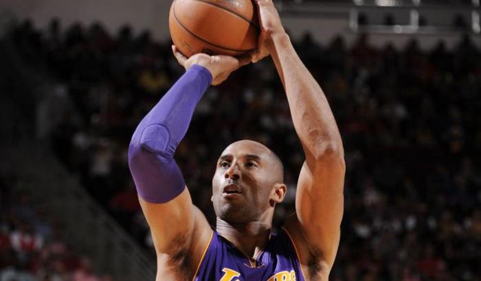 La stella del Nba Kobe Bryant è morto in un incidente in elicottero