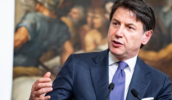 Conte alza i toni con Renzi: "I ricatti non sono accettati da nessuno"