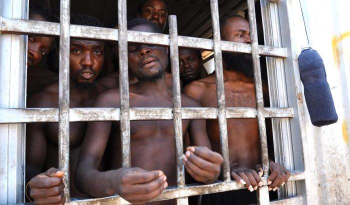 Quella fabbrica di tortura chiamata Libia: come funziona, chi la comanda, chi la finanzia