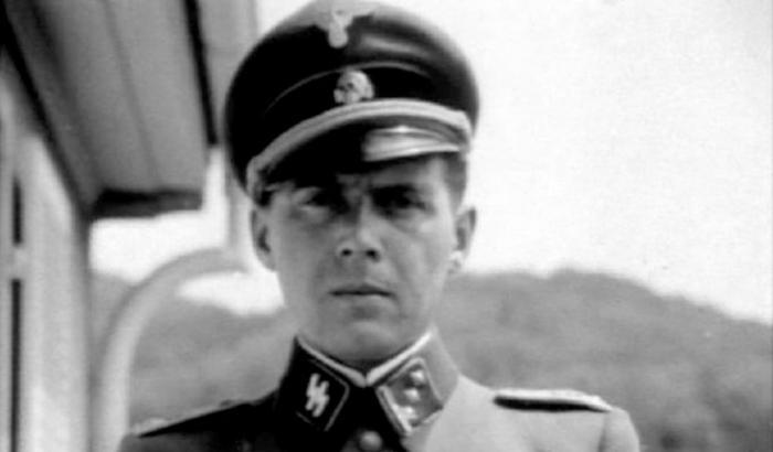 Mengele, il medico nazista, ‘brillante ricercatore’: bufera contro Il Foglio