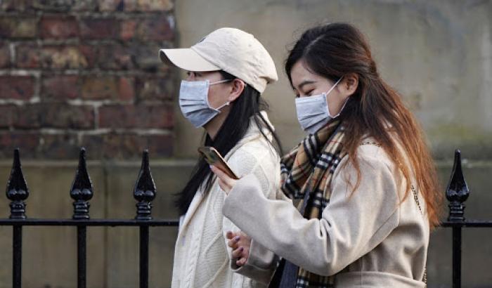 Torino, una ragazza cinese fatta scendere dall'autobus per fobia del Coronavirus: "Non sei gradita"