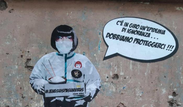Coronavirus, il murale a Roma contro l'ignoranza: "Je Ne Suis Pas Un Virus"