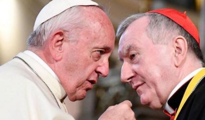 Parolin replica ai veleni anti-Bergoglio: "Il Papa è uno solo, chi non è più Papa non ha l'autorità"