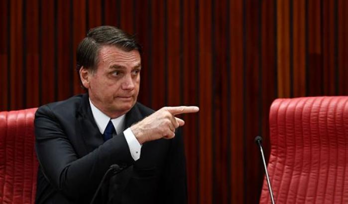I social rimuovono i video di Bolsonaro: "Fa disinformazione sul Covid-19"