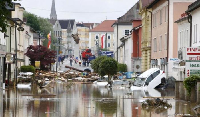 La tempesta Ciara scuote l'Italia e tutta l'Europa: senza luce 130mila abitazioni in Francia