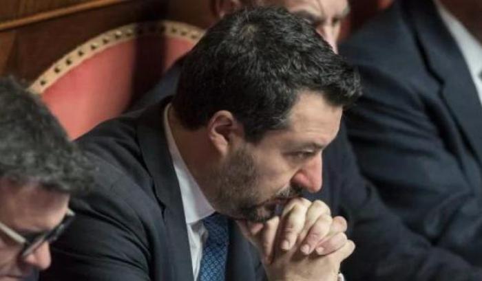 Salvini fa già il martire: "Ho difeso la mia Patria" (da un gruppo di disperati?)