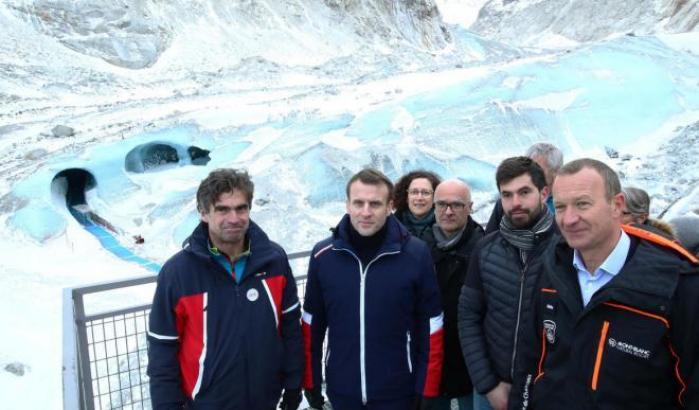 Cambiamento climatico, Macron sul Monte Bianco: "Lo scioglimento del ghiacciaio fa venire le vertigini"