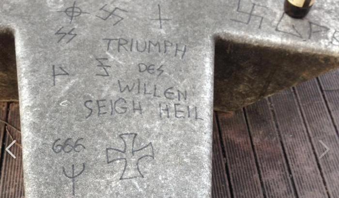 Scritte naziste, la denuncia di Pizzarotti: "Non è solo imbecillità di balordi"