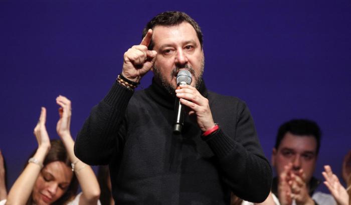 Salvini dimentica ciò che faceva lui: "Altri paesi non ci vogliono? Ce ne ricorderemo"