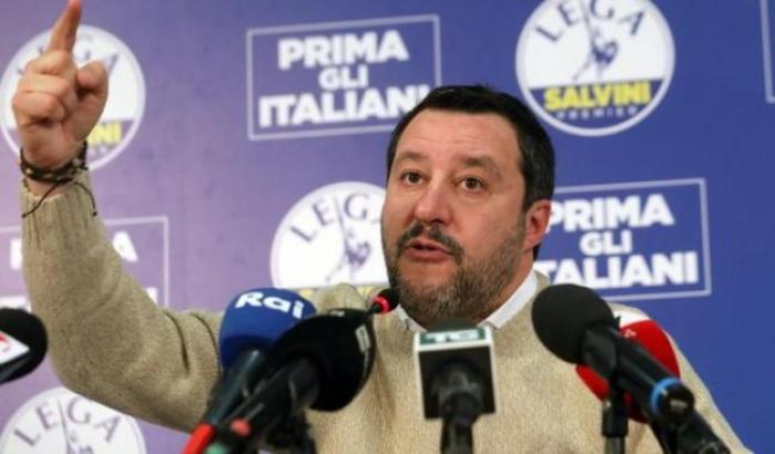 Lo sciacallo Salvini ora fa il moralista: “Mi chiamano ‘coglionevirus’, non si fermano nemmeno davanti ai morti”