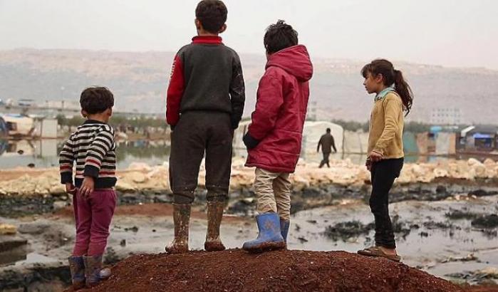 In Siria mezzo milione di bambini vive per strada a causa della guerra