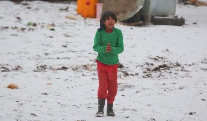 L'Unicef, orrore in Siria: "500 mila bambini sfollati muoiono di freddo freddo"