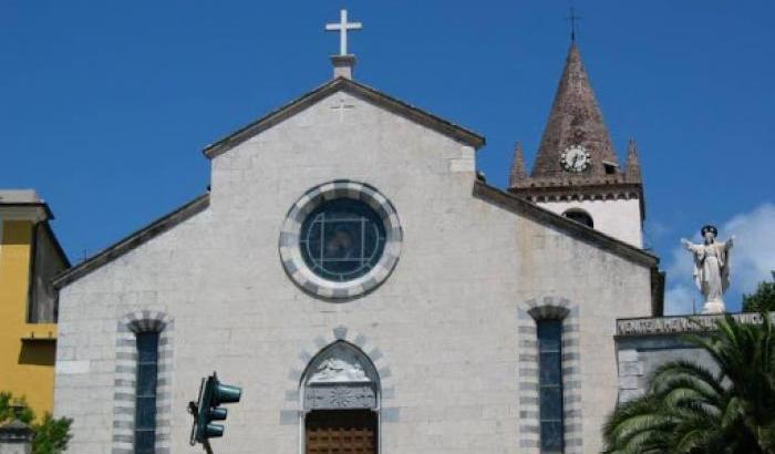 Il coronavirus chiude le chiese: da Genova lanciano la messa su Facebook