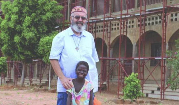 Il missionario di Lodi dal Niger: "Hanno paura del coronavirus gli stessi che saccheggiano l'Africa"