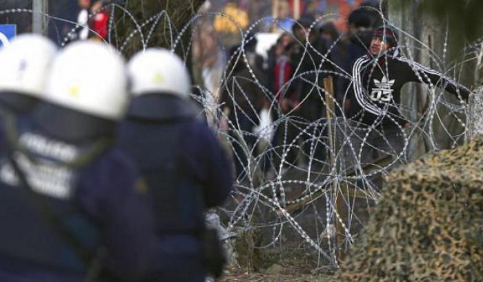 Migranti al confine con la Grecia
