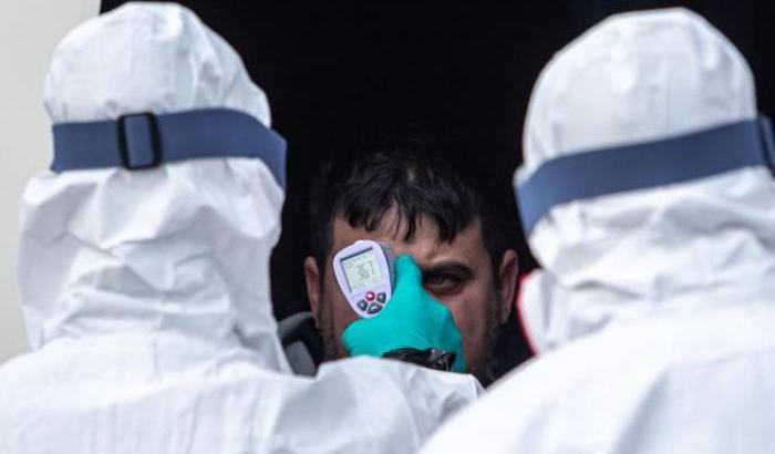 Oms dichiara la Pandemia, il virologo Pregliasco: "Pietra tombale sui negazionisti"