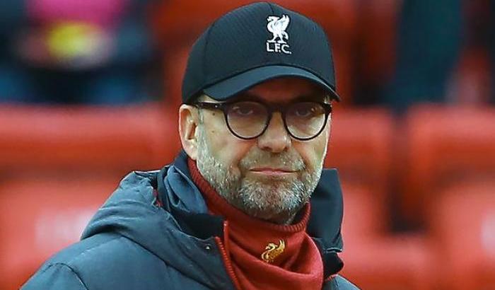 Jurgen Klopp ai tifosi: "Ora il calcio non conta, prendetevi cura di voi stessi e aiutatevi a vicenda"