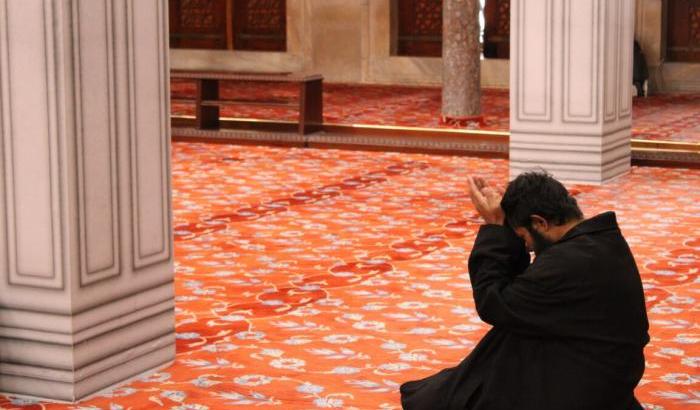 Coronavirus, sospese le preghiere in moschea in Arabia Saudita