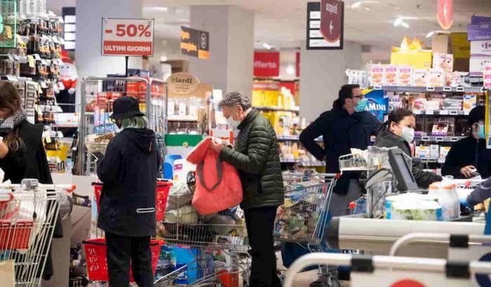 Coronavirus, il Veneto chiude i supermercati la domenica. E le altre Regioni?