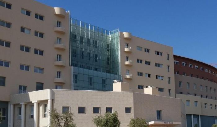 In Sardegna impennata di contagi tra medici e infermieri: due ospedali saranno dedicati solo al Covid-19