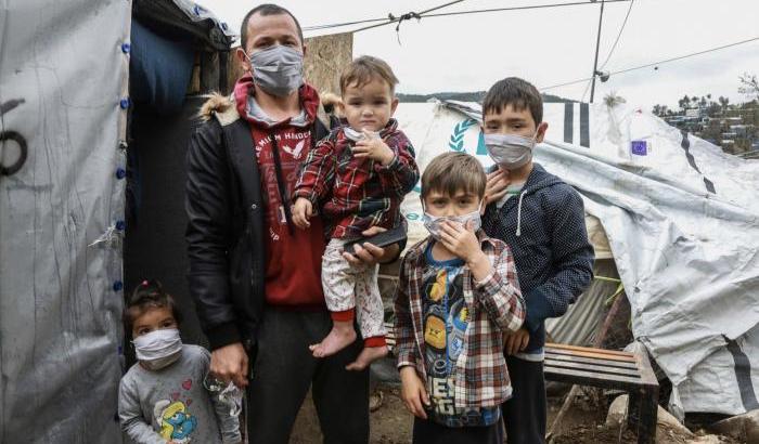 Ultimo avviso: un'apocalisse sanitaria sta per abbattersi sul "popolo" dei migranti e rifugiati