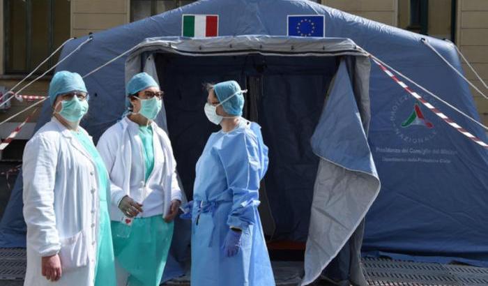 Anaao conferma: "In Lombardia inviti ai malati di Covid-19 a fare causa ai medici"