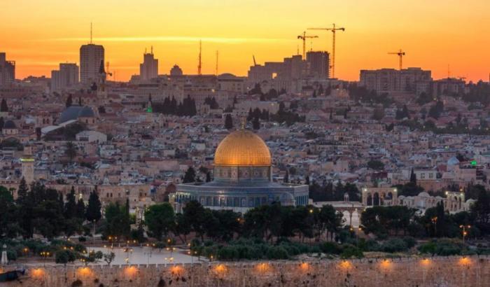L'accusa dell'Olp: Israele lascia i palestinesi di Gerusalemme alla mercè dela pandemia