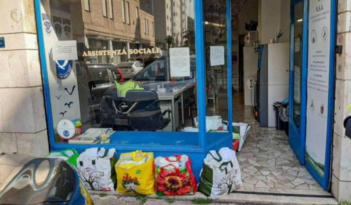 0005604C-aiuto-per-i-poveri-con-la-covid-tax Aiuto per i poveri con la Covid Tax