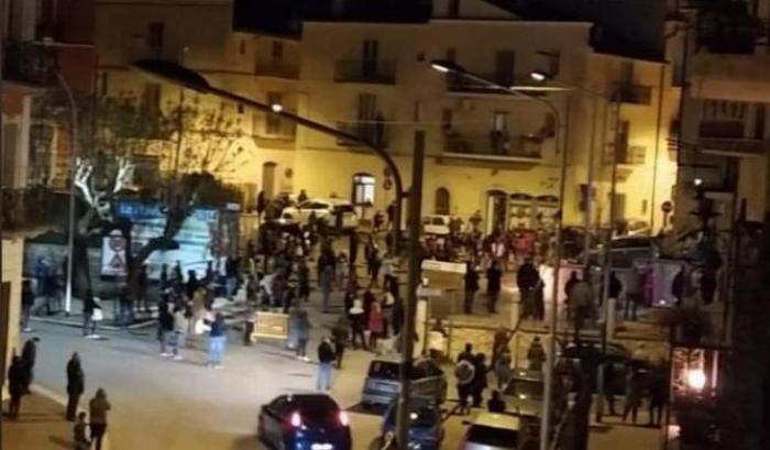 Violano la quarantena per i riti del venerd&igrave; santo: bufera sul sindaco e sul parroco