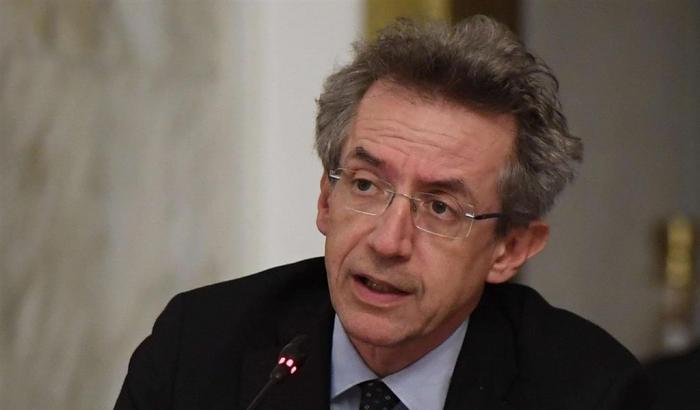Il ministro Manfredi: "Mancano medici, aumenteremo il numero delle specializzazioni"