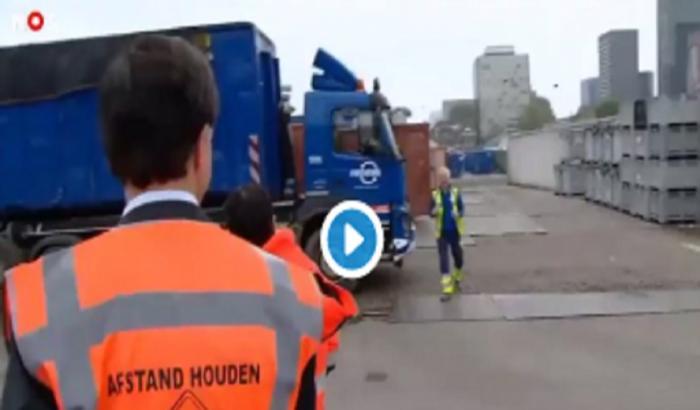La squallida risposta del premier olandese Rutte a un operaio olandese: "Niente soldi a Italia e Spagna"