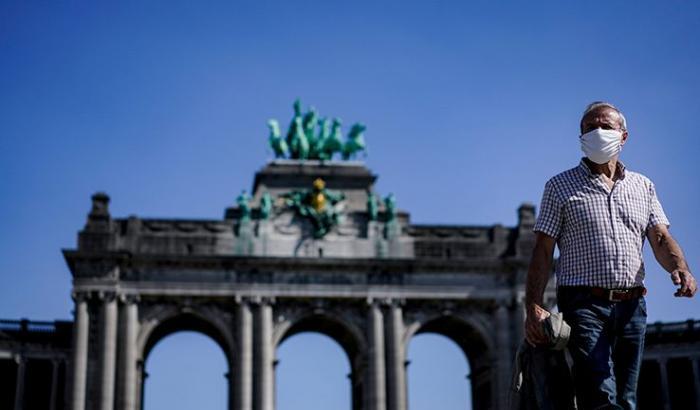 Uno studio cinese avverte l'Italia: "Fase 2 prematura, rischio di seconda ondata"